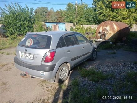 Серый Киа Рио, объемом двигателя 1.4 л и пробегом 190 тыс. км за 3900 $, фото 1 на Automoto.ua