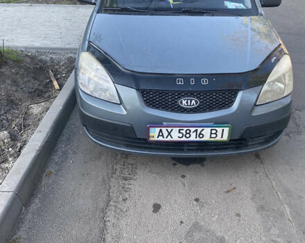 Сірий Кіа Ріо, об'ємом двигуна 1.4 л та пробігом 195 тис. км за 3600 $, фото 1 на Automoto.ua