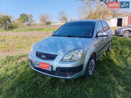 Серый Киа Рио, объемом двигателя 1.4 л и пробегом 220 тыс. км за 3700 $, фото 1 на Automoto.ua