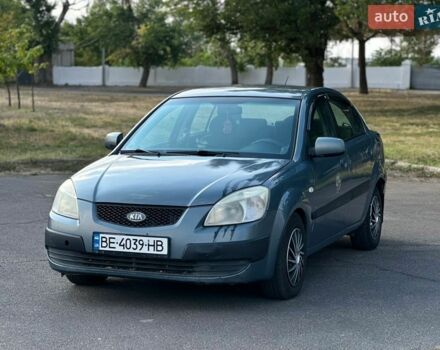 Сірий Кіа Ріо, об'ємом двигуна 1.49 л та пробігом 300 тис. км за 3700 $, фото 1 на Automoto.ua