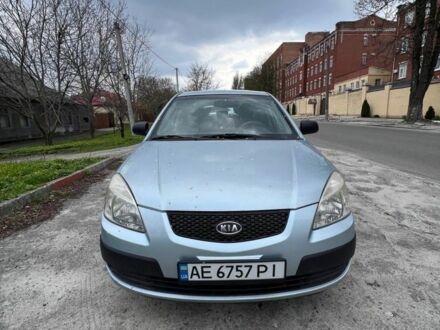 Сірий Кіа Ріо, об'ємом двигуна 1.4 л та пробігом 179 тис. км за 3300 $, фото 1 на Automoto.ua