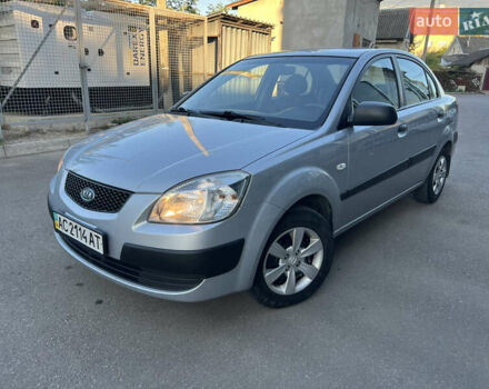Сірий Кіа Ріо, об'ємом двигуна 1.4 л та пробігом 335 тис. км за 3750 $, фото 1 на Automoto.ua