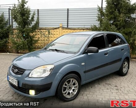 Серый Киа Рио, объемом двигателя 1.4 л и пробегом 17800 тыс. км за 3300 $, фото 1 на Automoto.ua