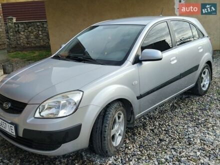 Серый Киа Рио, объемом двигателя 1.4 л и пробегом 135 тыс. км за 4500 $, фото 1 на Automoto.ua