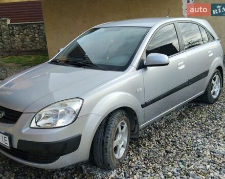 Серый Киа Рио, объемом двигателя 1.4 л и пробегом 135 тыс. км за 4500 $, фото 1 на Automoto.ua