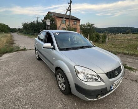 Сірий Кіа Ріо, об'ємом двигуна 1.5 л та пробігом 230 тис. км за 3999 $, фото 1 на Automoto.ua