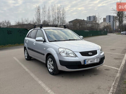 Сірий Кіа Ріо, об'ємом двигуна 1.4 л та пробігом 131 тис. км за 4650 $, фото 1 на Automoto.ua