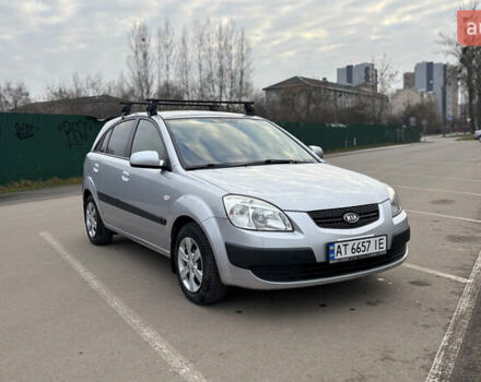 Серый Киа Рио, объемом двигателя 1.4 л и пробегом 131 тыс. км за 4650 $, фото 1 на Automoto.ua