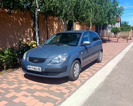 Серый Киа Рио, объемом двигателя 1.4 л и пробегом 207 тыс. км за 4100 $, фото 1 на Automoto.ua