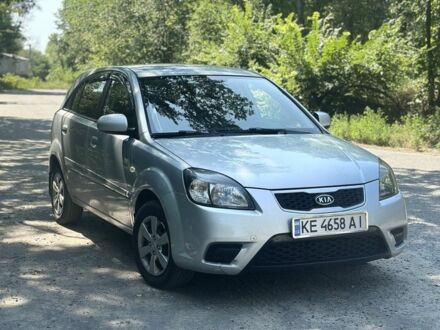 Сірий Кіа Ріо, об'ємом двигуна 1.4 л та пробігом 173 тис. км за 4313 $, фото 1 на Automoto.ua