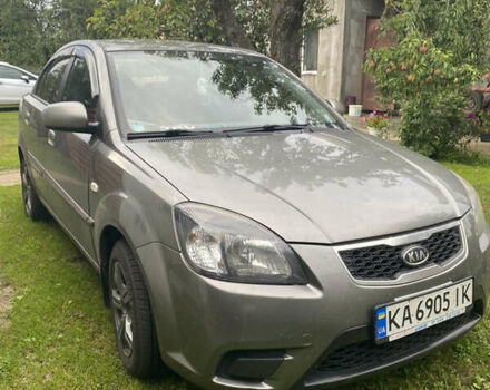 Серый Киа Рио, объемом двигателя 1.49 л и пробегом 242 тыс. км за 5500 $, фото 1 на Automoto.ua