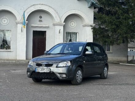 Сірий Кіа Ріо, об'ємом двигуна 1.4 л та пробігом 210 тис. км за 5200 $, фото 1 на Automoto.ua