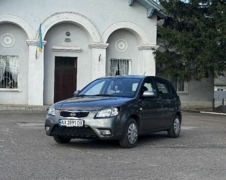 Серый Киа Рио, объемом двигателя 1.4 л и пробегом 210 тыс. км за 5200 $, фото 1 на Automoto.ua