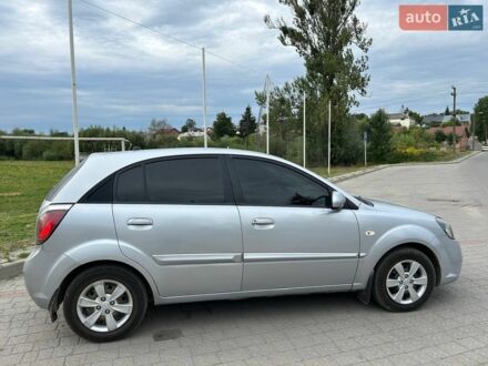 Серый Киа Рио, объемом двигателя 1.4 л и пробегом 156 тыс. км за 4000 $, фото 1 на Automoto.ua