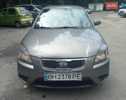 Сірий Кіа Ріо, об'ємом двигуна 1.4 л та пробігом 330 тис. км за 4700 $, фото 1 на Automoto.ua