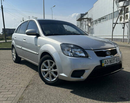 Серый Киа Рио, объемом двигателя 1.4 л и пробегом 70 тыс. км за 5600 $, фото 1 на Automoto.ua
