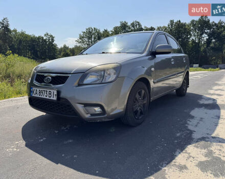 Сірий Кіа Ріо, об'ємом двигуна 1.4 л та пробігом 277 тис. км за 4300 $, фото 1 на Automoto.ua