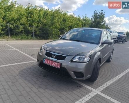 Сірий Кіа Ріо, об'ємом двигуна 1.6 л та пробігом 207 тис. км за 6490 $, фото 1 на Automoto.ua