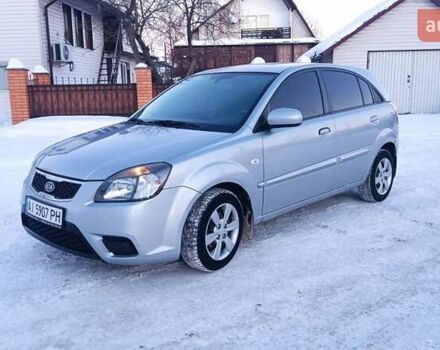 Серый Киа Рио, объемом двигателя 1.4 л и пробегом 240 тыс. км за 4500 $, фото 1 на Automoto.ua
