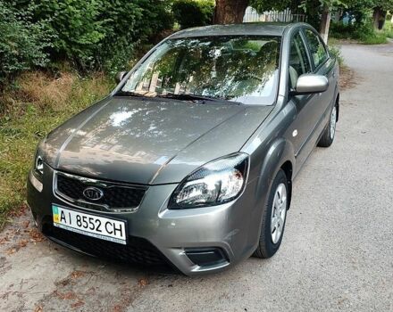 Серый Киа Рио, объемом двигателя 1.4 л и пробегом 27 тыс. км за 5800 $, фото 1 на Automoto.ua