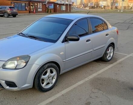 Серый Киа Рио, объемом двигателя 1.4 л и пробегом 301 тыс. км за 3700 $, фото 1 на Automoto.ua