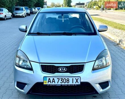 Серый Киа Рио, объемом двигателя 1.5 л и пробегом 190 тыс. км за 5800 $, фото 1 на Automoto.ua