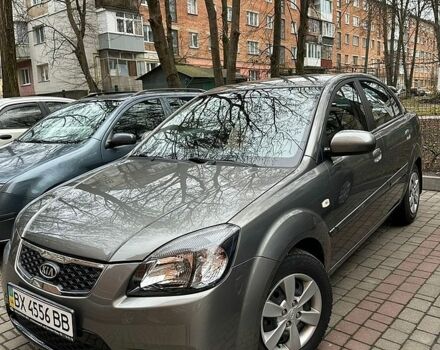 Серый Киа Рио, объемом двигателя 1.4 л и пробегом 41 тыс. км за 5900 $, фото 1 на Automoto.ua