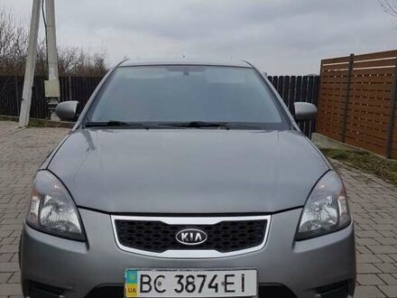 Сірий Кіа Ріо, об'ємом двигуна 1.4 л та пробігом 183 тис. км за 5900 $, фото 1 на Automoto.ua