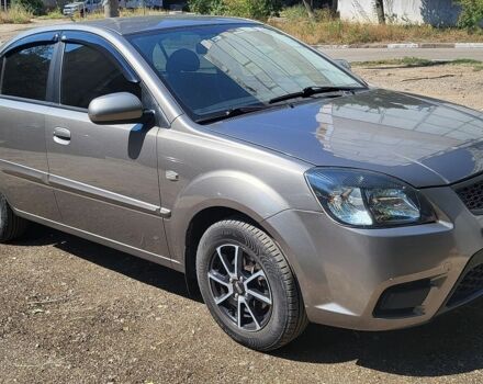 Сірий Кіа Ріо, об'ємом двигуна 1.4 л та пробігом 90 тис. км за 5000 $, фото 1 на Automoto.ua