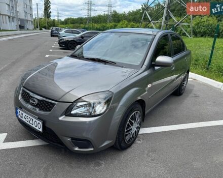 Серый Киа Рио, объемом двигателя 1.4 л и пробегом 195 тыс. км за 5250 $, фото 1 на Automoto.ua