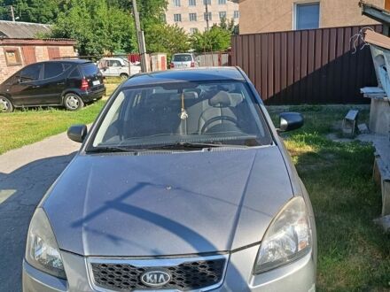 Сірий Кіа Ріо, об'ємом двигуна 1.4 л та пробігом 160 тис. км за 4800 $, фото 1 на Automoto.ua