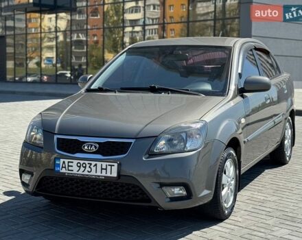 Серый Киа Рио, объемом двигателя 1.4 л и пробегом 135 тыс. км за 4999 $, фото 1 на Automoto.ua