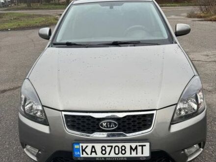 Сірий Кіа Ріо, об'ємом двигуна 1.4 л та пробігом 135 тис. км за 6999 $, фото 1 на Automoto.ua