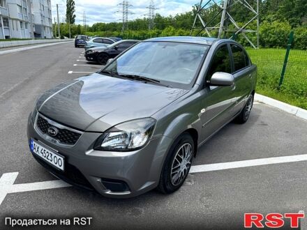 Серый Киа Рио, объемом двигателя 1.4 л и пробегом 190 тыс. км за 4999 $, фото 1 на Automoto.ua