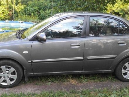 Серый Киа Рио, объемом двигателя 1.4 л и пробегом 215 тыс. км за 5200 $, фото 1 на Automoto.ua