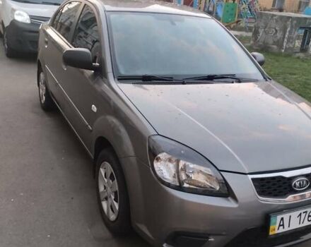 Серый Киа Рио, объемом двигателя 1.4 л и пробегом 145 тыс. км за 4500 $, фото 1 на Automoto.ua