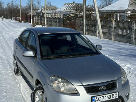 Серый Киа Рио, объемом двигателя 1.4 л и пробегом 196 тыс. км за 4500 $, фото 1 на Automoto.ua