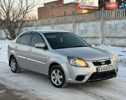 Серый Киа Рио, объемом двигателя 1.4 л и пробегом 228 тыс. км за 4550 $, фото 1 на Automoto.ua