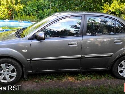 Серый Киа Рио, объемом двигателя 1.4 л и пробегом 215 тыс. км за 5200 $, фото 1 на Automoto.ua