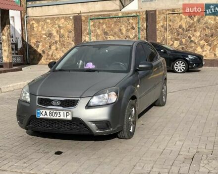 Сірий Кіа Ріо, об'ємом двигуна 1.4 л та пробігом 120 тис. км за 4999 $, фото 1 на Automoto.ua