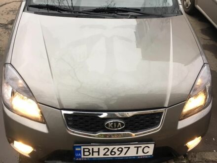 Киа Рио 2011 в Одессе на Automoto.ua Серый Киа Рио, объемом двигателя 0.14 л и пробегом 84 тыс. км за 5999 $, фото 1 на Automoto.ua