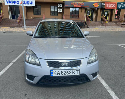 Серый Киа Рио, объемом двигателя 1.4 л и пробегом 218 тыс. км за 5000 $, фото 1 на Automoto.ua