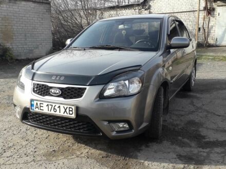 Сірий Кіа Ріо, об'ємом двигуна 1.4 л та пробігом 153 тис. км за 5500 $, фото 1 на Automoto.ua
