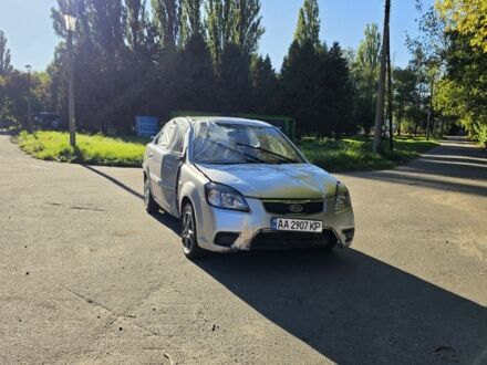 Серый Киа Рио, объемом двигателя 1.4 л и пробегом 56 тыс. км за 1253 $, фото 1 на Automoto.ua