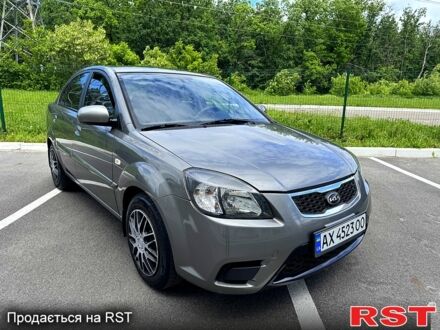 Сірий Кіа Ріо, об'ємом двигуна 1.4 л та пробігом 190 тис. км за 5350 $, фото 1 на Automoto.ua