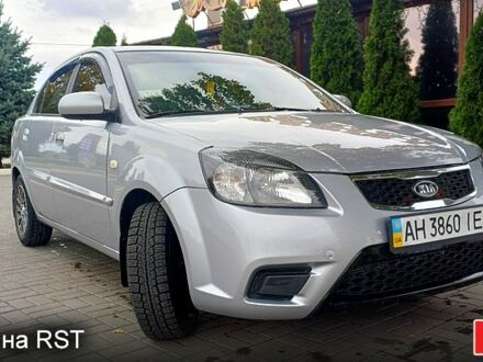Серый Киа Рио, объемом двигателя 1.4 л и пробегом 69 тыс. км за 5699 $, фото 1 на Automoto.ua