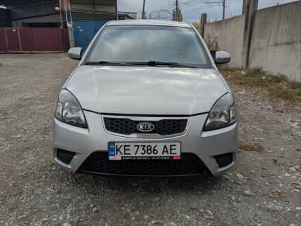 Серый Киа Рио, объемом двигателя 1.6 л и пробегом 182 тыс. км за 6500 $, фото 1 на Automoto.ua