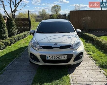 Серый Киа Рио, объемом двигателя 1.12 л и пробегом 220 тыс. км за 5700 $, фото 1 на Automoto.ua
