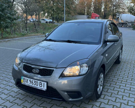 Серый Киа Рио, объемом двигателя 1.4 л и пробегом 199 тыс. км за 5400 $, фото 1 на Automoto.ua