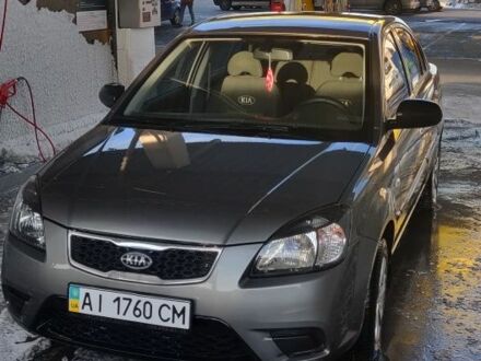 Сірий Кіа Ріо, об'ємом двигуна 1.4 л та пробігом 147 тис. км за 5500 $, фото 1 на Automoto.ua